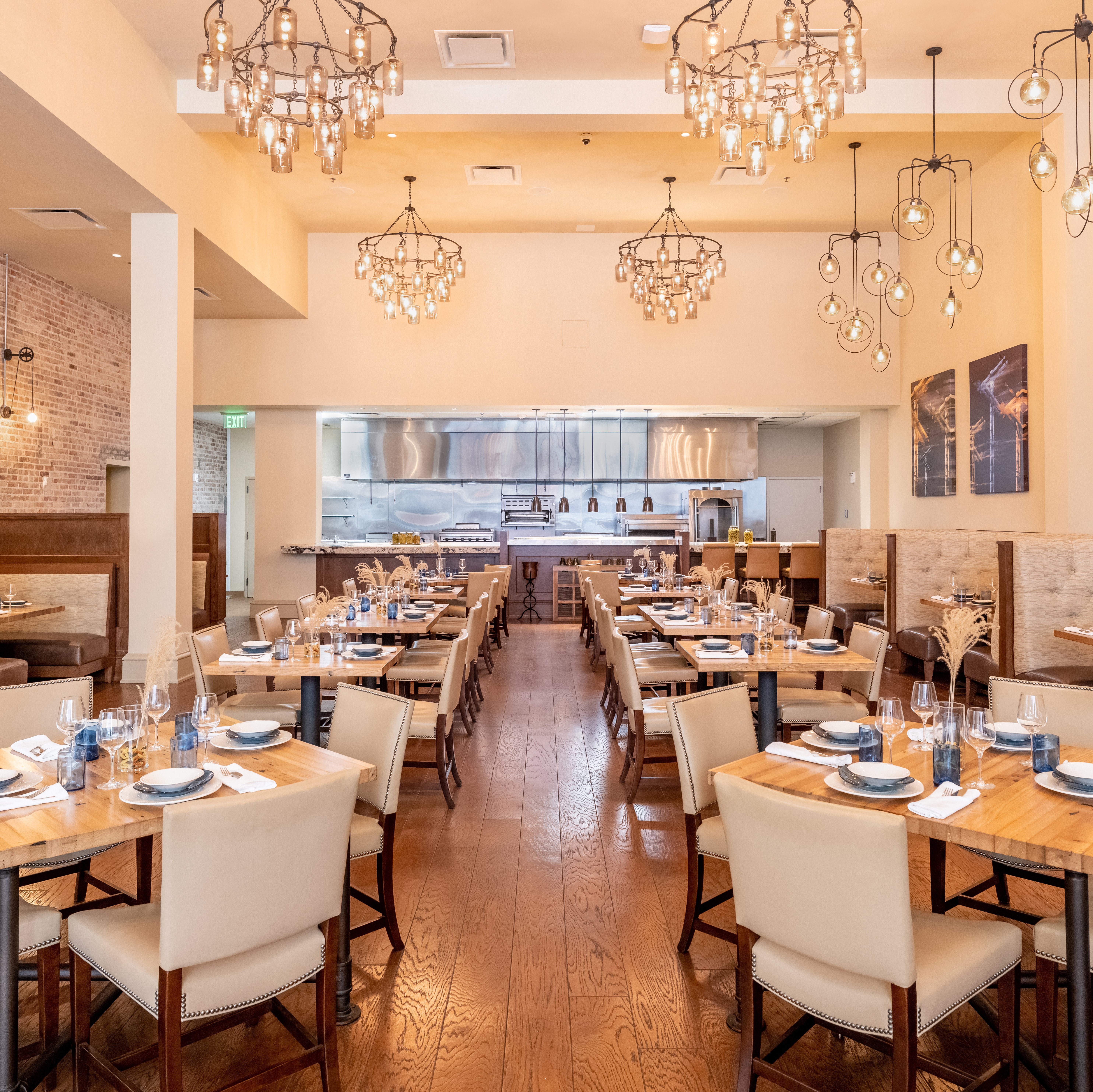 Public-Service-Restaurant